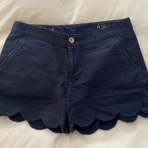Lilly Pulitzer Navy Scallop Shorts size 4